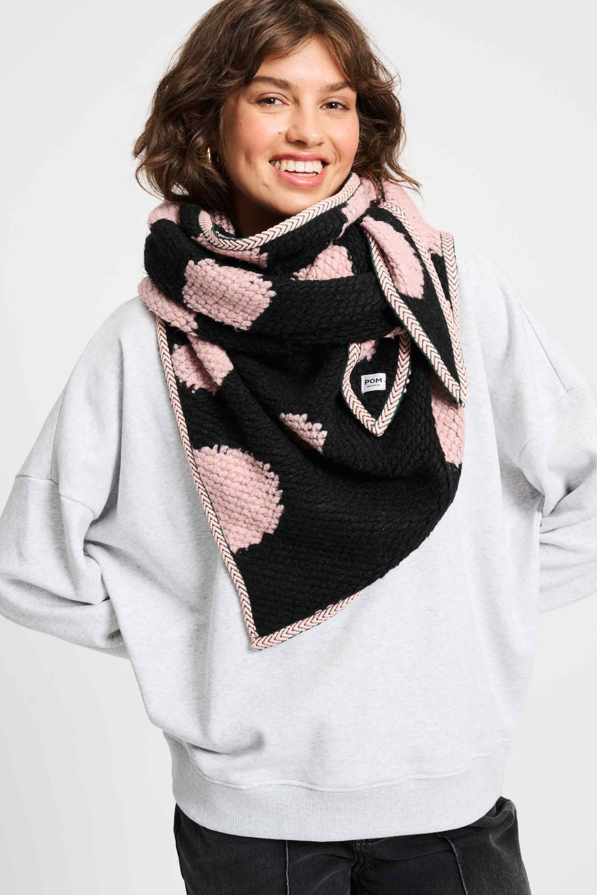 POM Amsterdam Shawls Black / OS SJAAL - Dots Noir