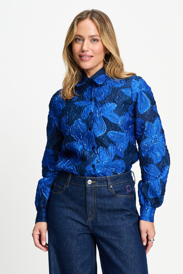 Kobaltblauwe jacquard blouse met bloemenprint van POM Amsterdam