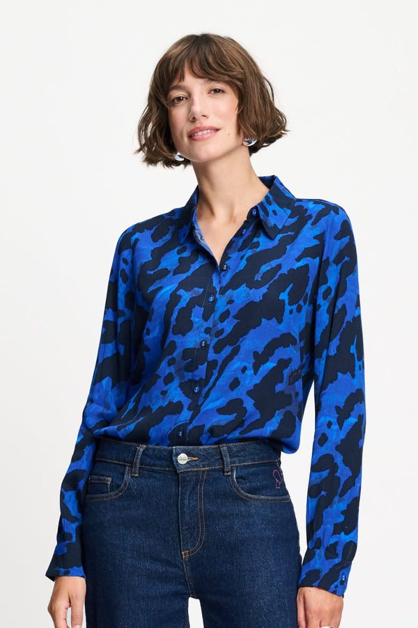 Donkerblauwe blouse met dierenprint van POM Amsterdam