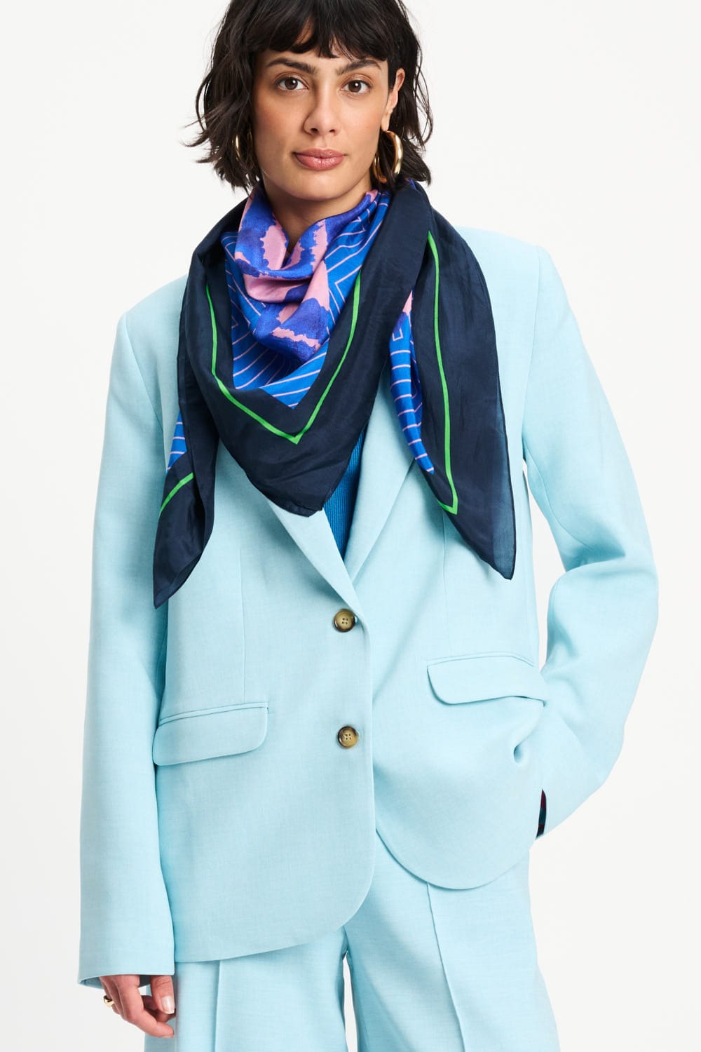 Roze sjaal met blauwe details| POM Amsterdam | Officiële webshop